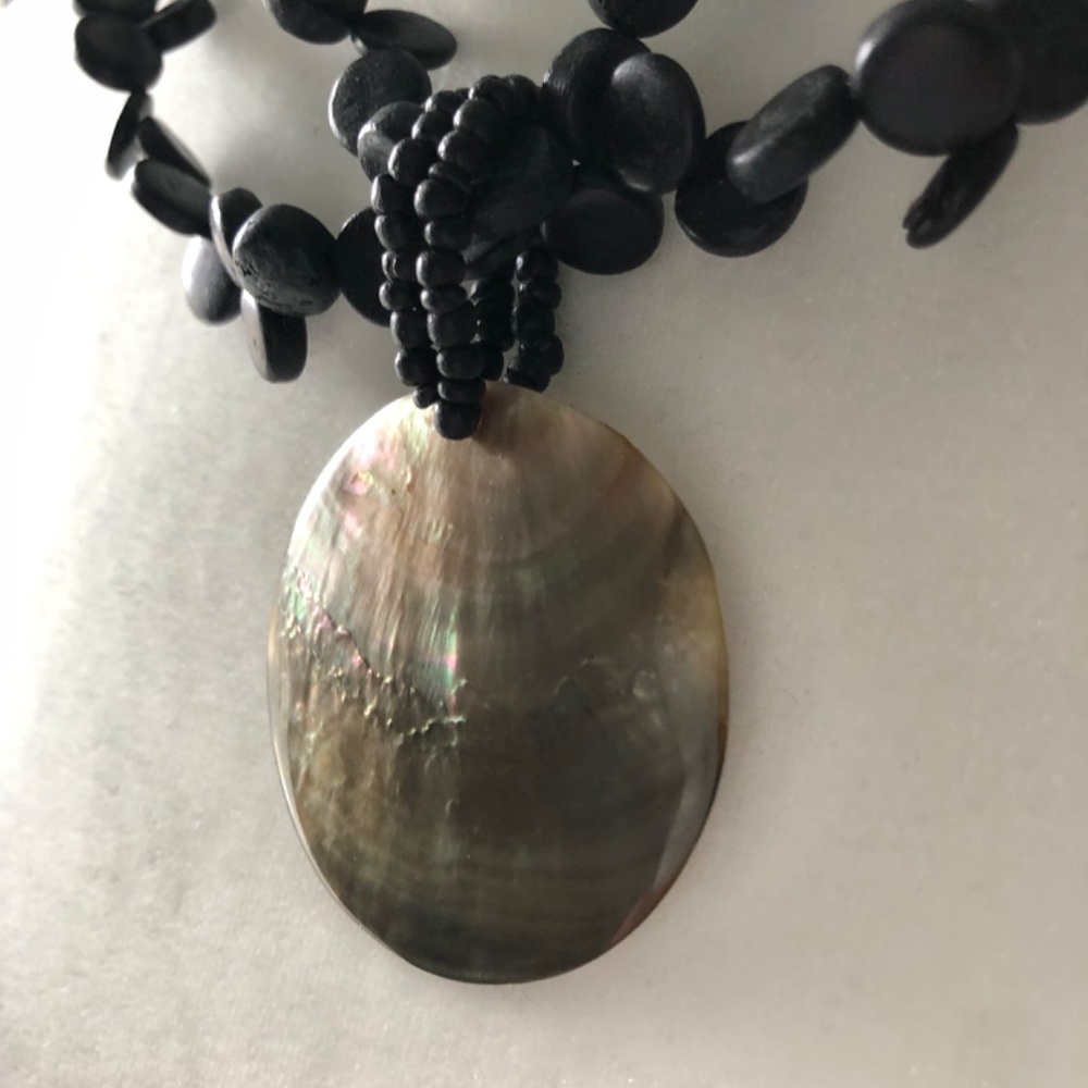 Black Beaded Necklace with Lacquered Shell - Picture 3 of 8